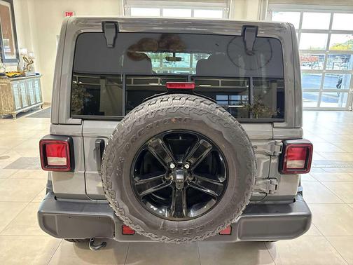 2023 Jeep Wrangler 4-Door Sahara Altitude