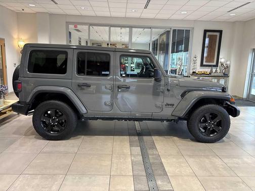 2023 Jeep Wrangler 4-Door Sahara Altitude