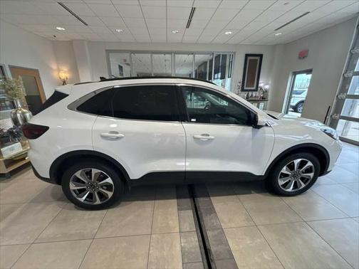 2023 Ford Escape Platinum