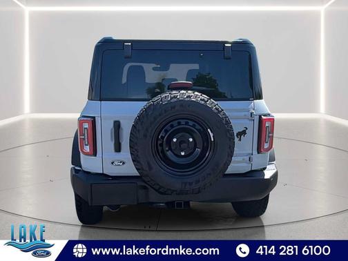 Avalanche Gray 2026 Ford Bronco Outer Banks
