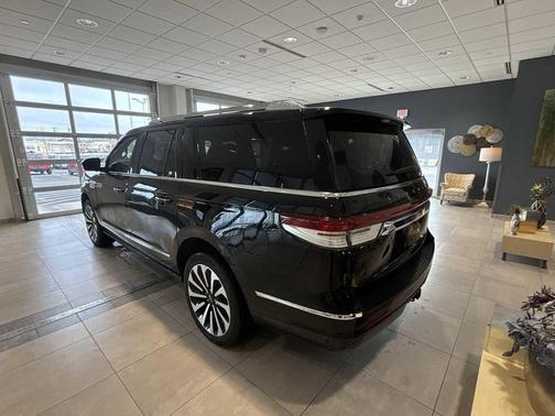 2022 Lincoln Navigator L Reserve