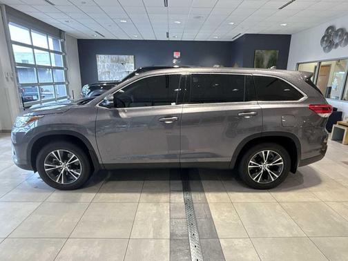 2019 Toyota Highlander LE Plus