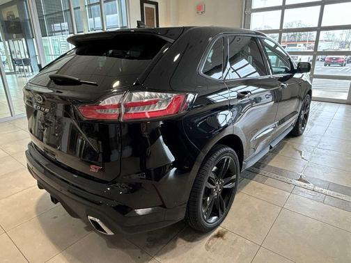 2023 Ford Edge ST