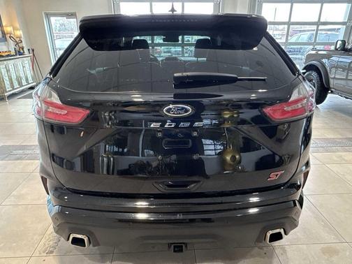 2023 Ford Edge ST
