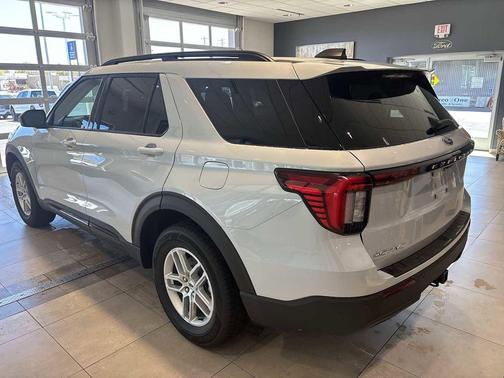 SPACE WHITE METALLIC 2026 Ford Explorer Active
