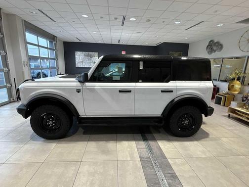 Oxford White 2026 Ford Bronco Big Bend