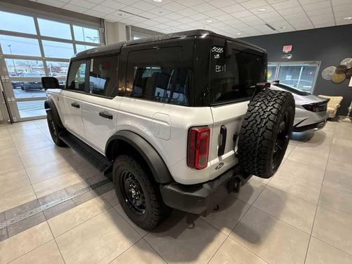 Oxford White 2026 Ford Bronco Big Bend