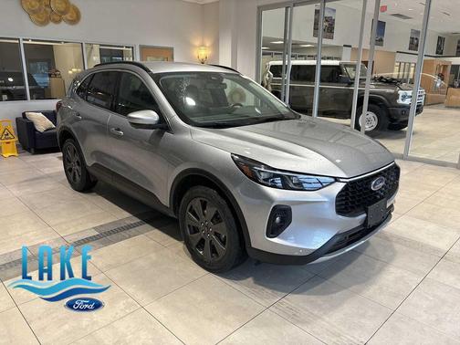 ICONIC SILVER METALLIC 2024 Ford Escape Platinum