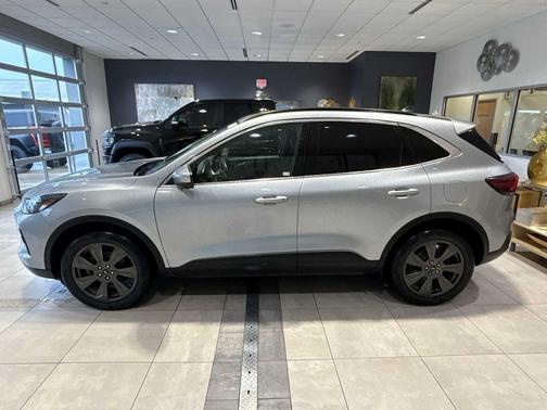ICONIC SILVER METALLIC 2024 Ford Escape Platinum