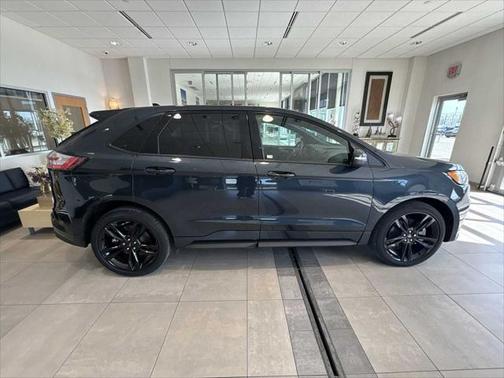 2022 Ford Edge ST