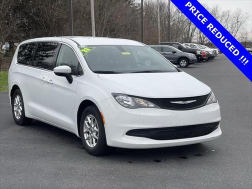 2022 Chrysler Voyager LX