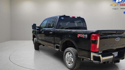Agate Black Metallic 2026 Ford F-250 XLT