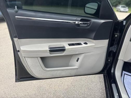 2006 Chrysler 300 SRT8