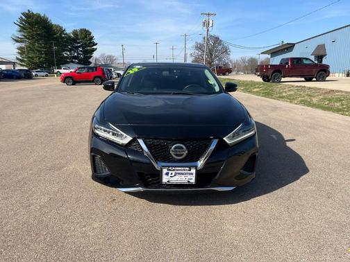 Black 2019 Nissan Maxima