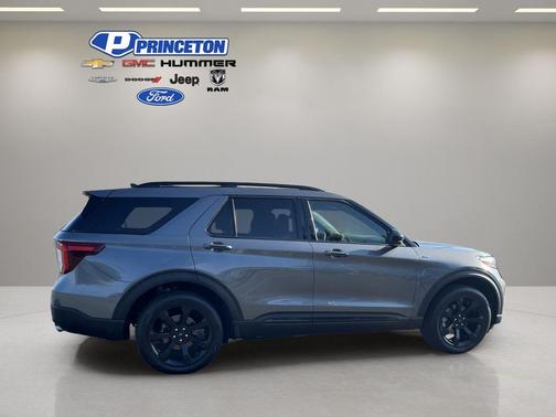2024 Ford Explorer ST-Line