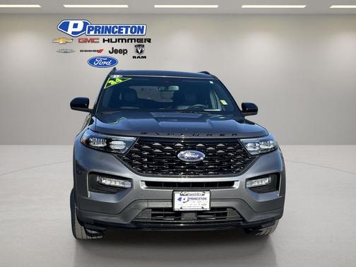 2024 Ford Explorer ST-Line