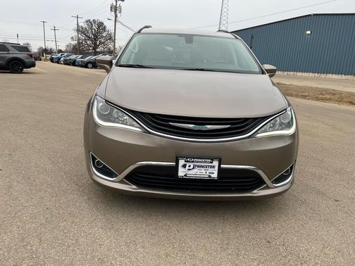 2018 Chrysler Pacifica Hybrid Touring Plus