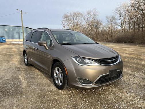 2018 Chrysler Pacifica Hybrid Touring Plus