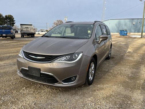 2018 Chrysler Pacifica Hybrid Touring Plus