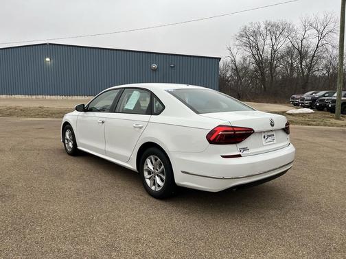 2018 Volkswagen Passat 2.0T S
