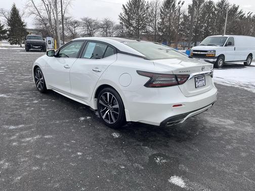 2023 Nissan Maxima SL