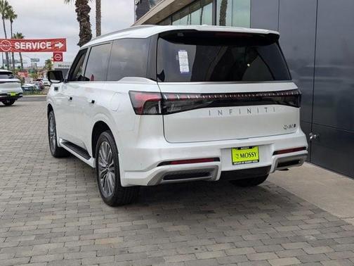 2026 INFINITI QX80 Luxe