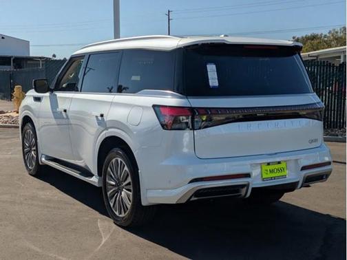 2026 INFINITI QX80 Luxe