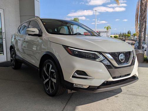 2022 Nissan Rogue Sport SL