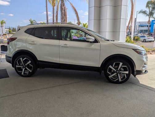 2022 Nissan Rogue Sport SL