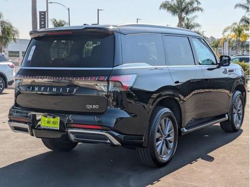 2026 INFINITI QX80 PURE