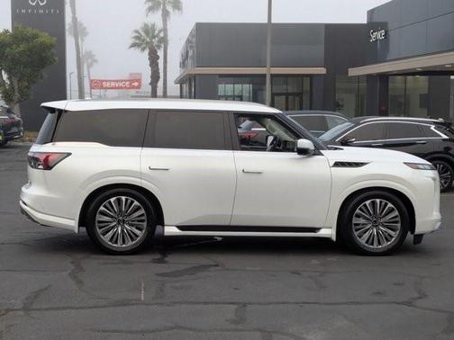 2026 INFINITI QX80 Luxe