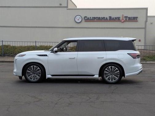 2026 INFINITI QX80 Luxe