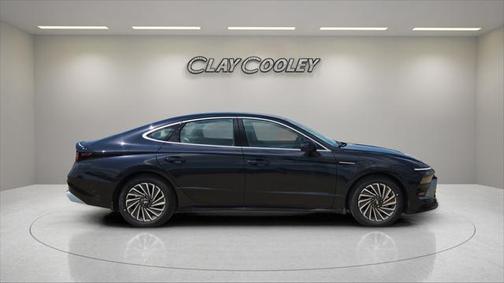 2025 Hyundai SONATA Hybrid SE