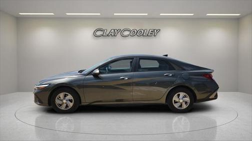 2024 Hyundai ELANTRA SE