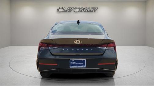 2024 Hyundai ELANTRA SE