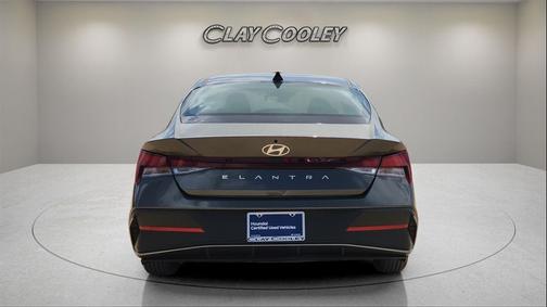 2024 Hyundai ELANTRA SE