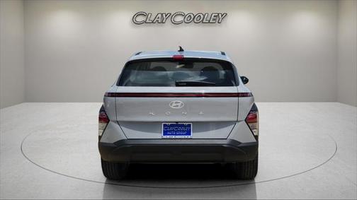 2025 Hyundai KONA SE