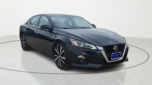 Super Black Clearcoat 2019 Nissan Altima 2.5 Platinum