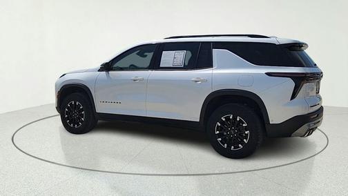 Iridescent Pearl Tricoat 2025 Chevrolet Traverse AWD Z71