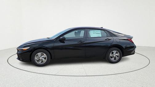Abyss Black 2026 Hyundai ELANTRA SE
