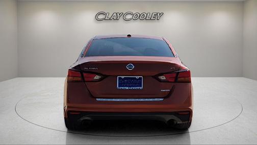 2021 Nissan Altima SR VC-Turbo FWD