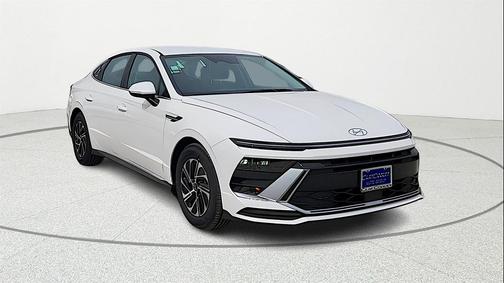 2026 Hyundai SONATA Hybrid Base