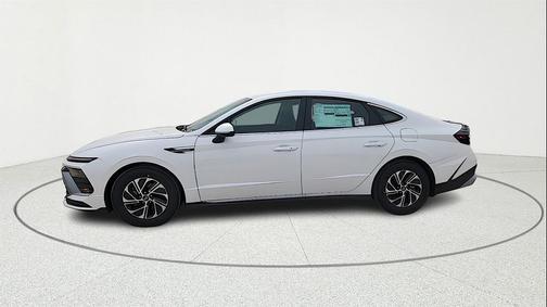 2026 Hyundai SONATA Hybrid Base