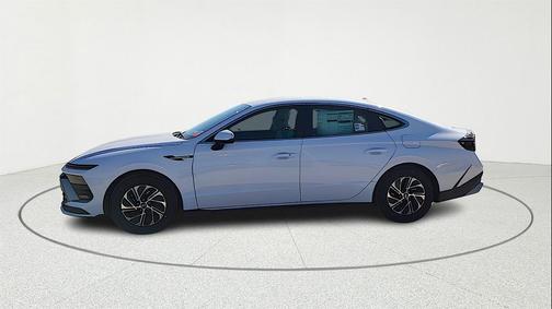 2026 Hyundai SONATA Hybrid Base
