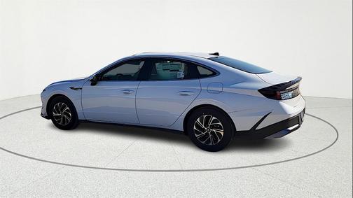 2026 Hyundai SONATA Hybrid Base