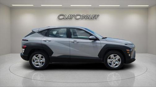 2025 Hyundai KONA SE