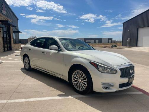 2015 INFINITI Q70L 3.7