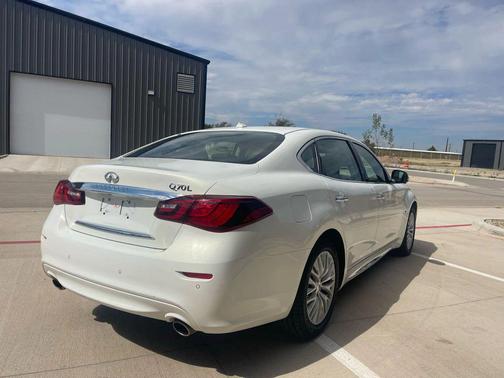 2015 INFINITI Q70L 3.7