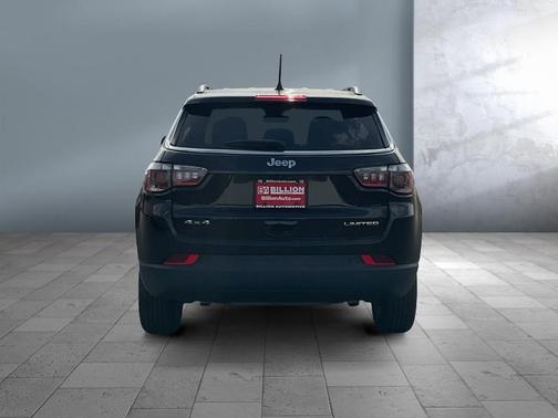 Diamond Black Crystal Pearlcoat 2025 Jeep Compass Limited