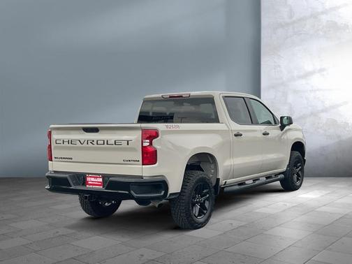 White Sands 2026 Chevrolet Silverado 1500 Custom Trail Boss